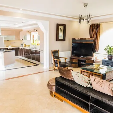 Luxurious Private With Pool And Mountain View Σπίτι διακοπών *