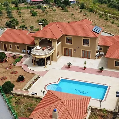 Luxurious Private With Pool And Mountain View