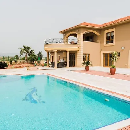 Luxurious Private With Pool And Mountain View Holiday home *